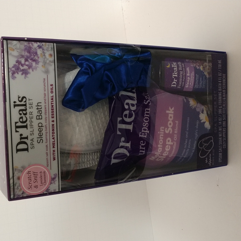 Free w $50 Purchase New Dr. Teal's Spa & Slipper Set